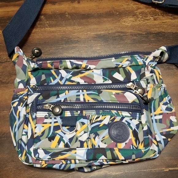 Colorful crossbody bag, with a lot of pockets, inside &outside ,clean, GUC - Picture 1 of 7